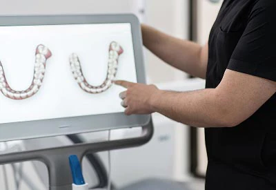 how Invisalign can help straighten teeth